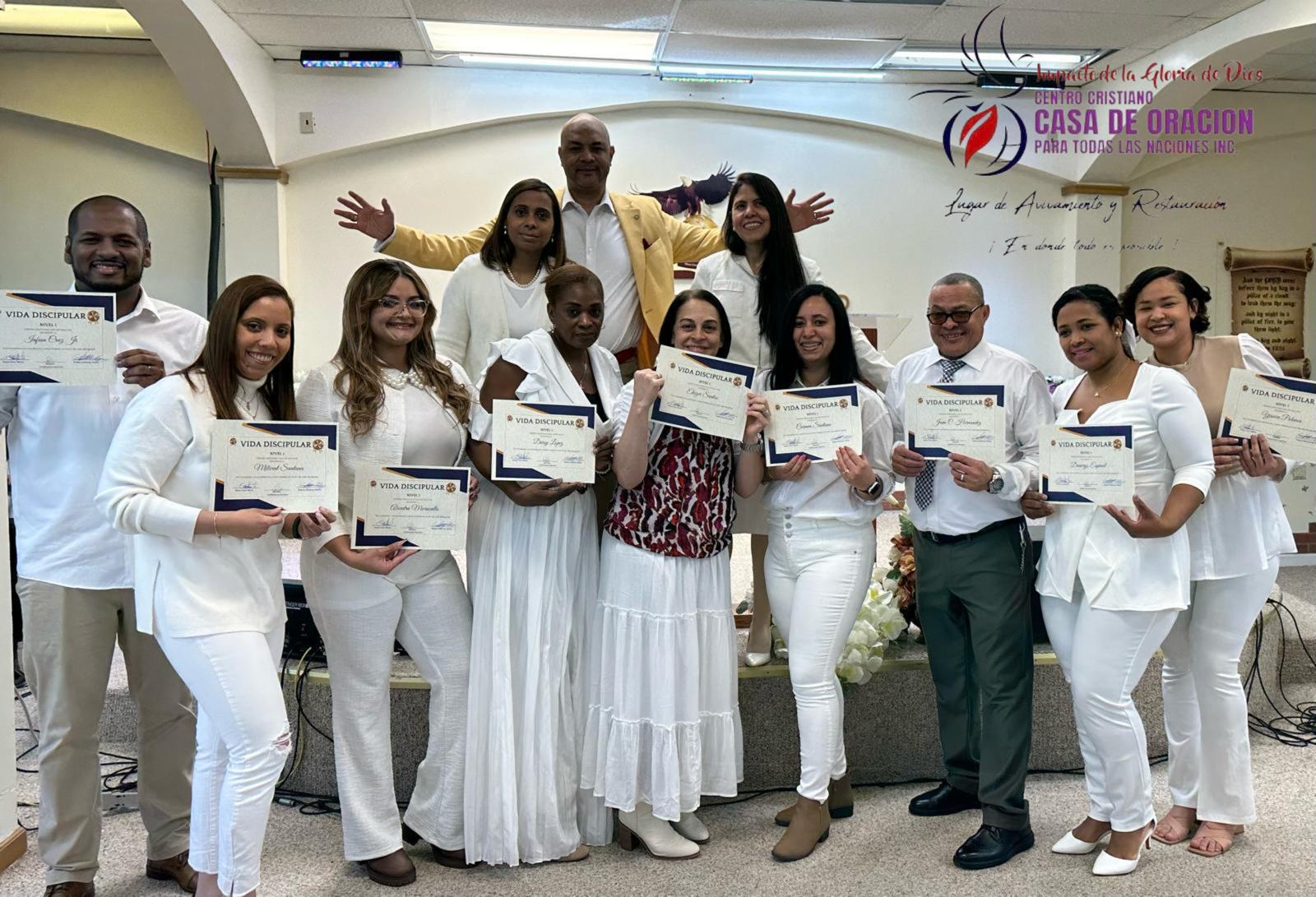 Una congregación que ama y sirve — Centro Cristiano Casa de Oración